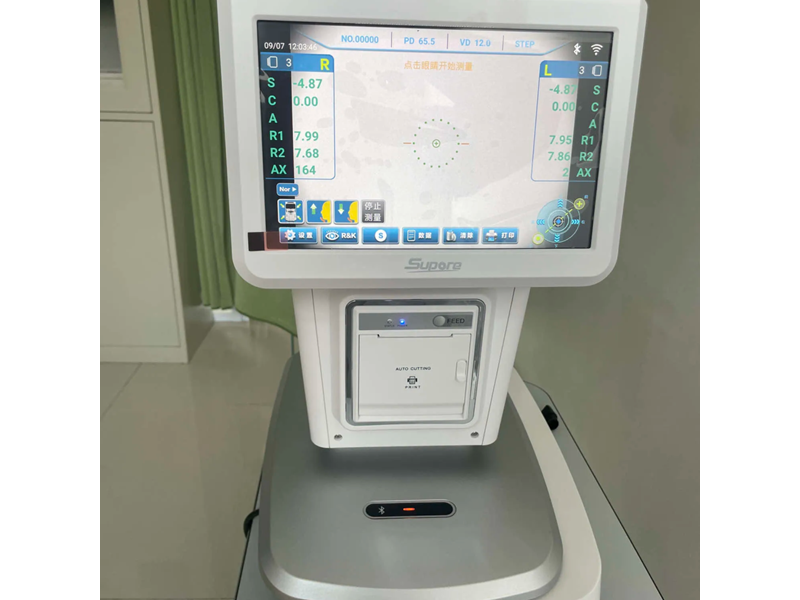 銅川礦務(wù)局中心醫(yī)院眼科新引入電腦驗光儀