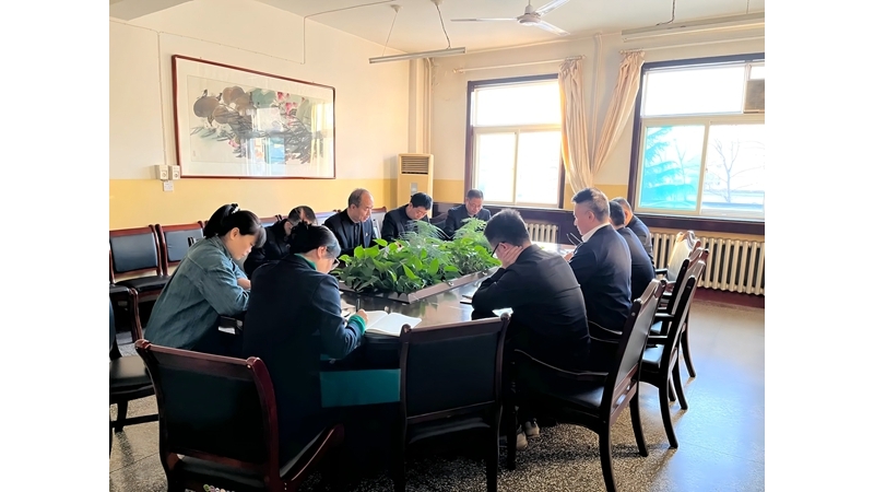 銅川礦務局中心醫(yī)院黨委理論中心組開展新年“第一學”