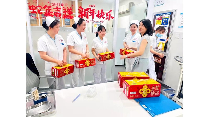 白衣執(zhí)甲     愛滿人間
